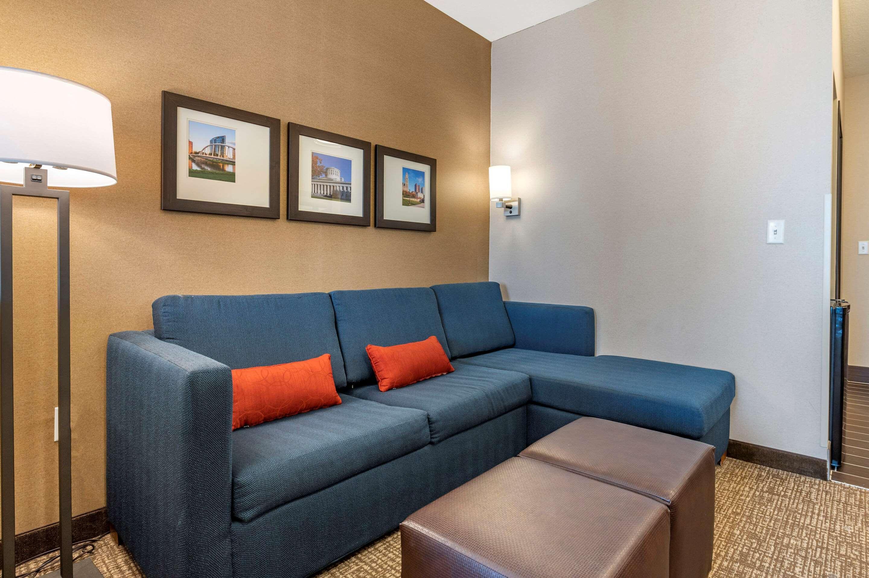 Comfort Suites Columbus Airport Exterior photo