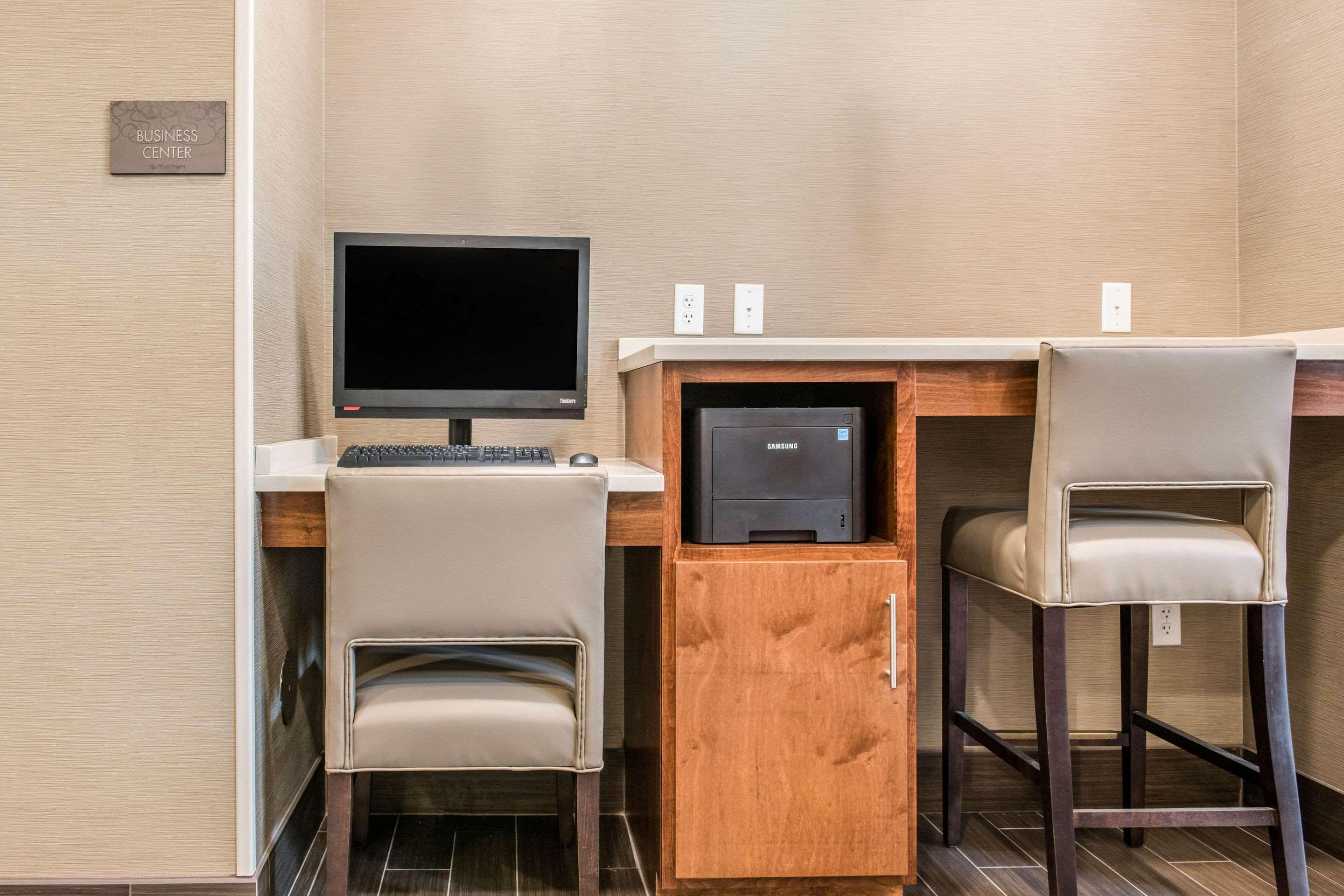 Comfort Suites Columbus Airport Exterior photo