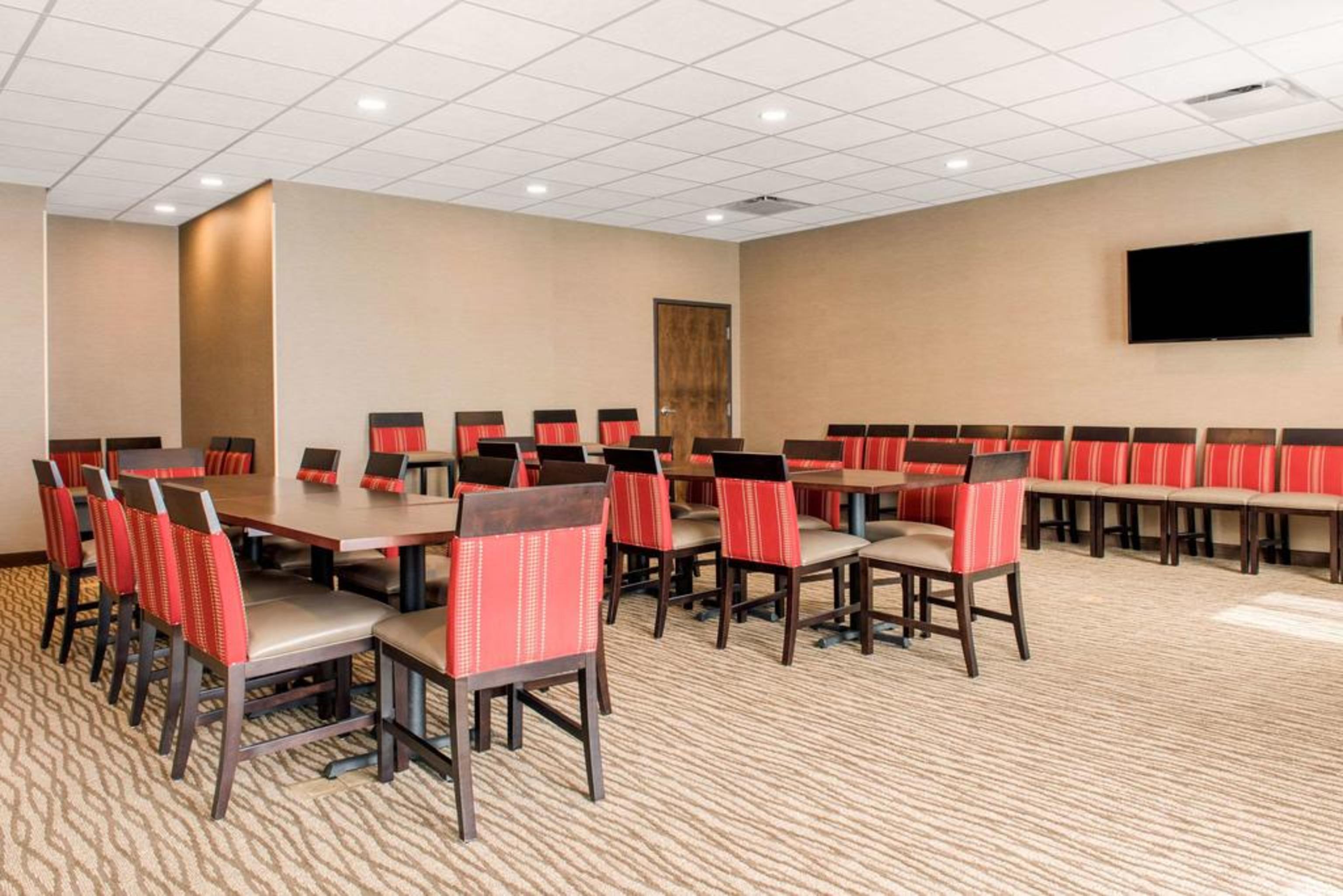 Comfort Suites Columbus Airport Exterior photo