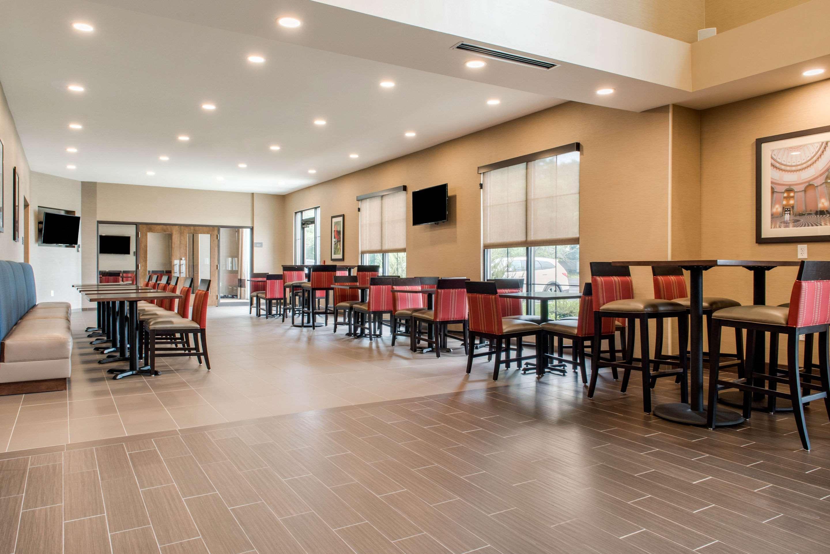 Comfort Suites Columbus Airport Exterior photo