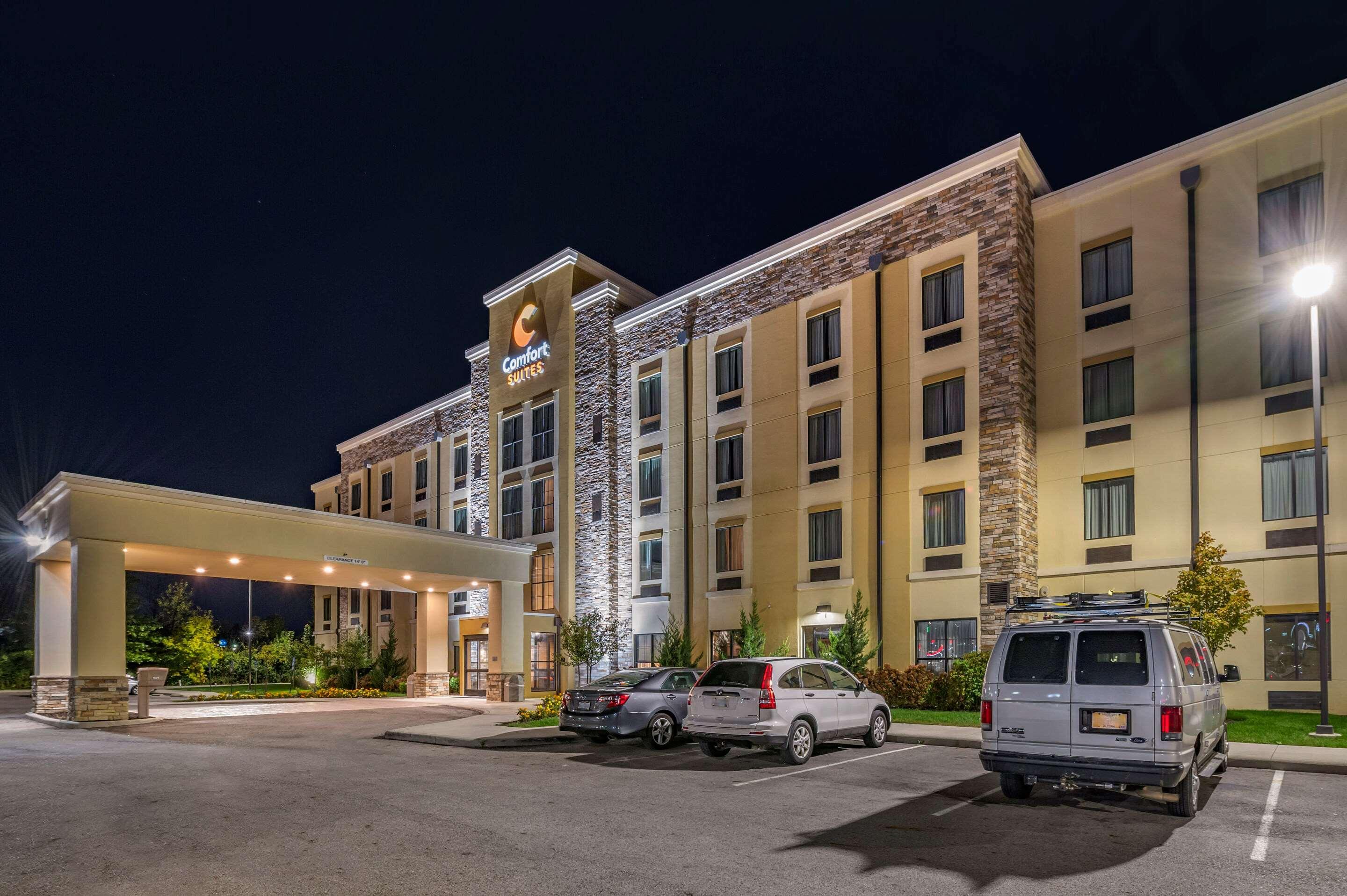 Comfort Suites Columbus Airport Exterior photo