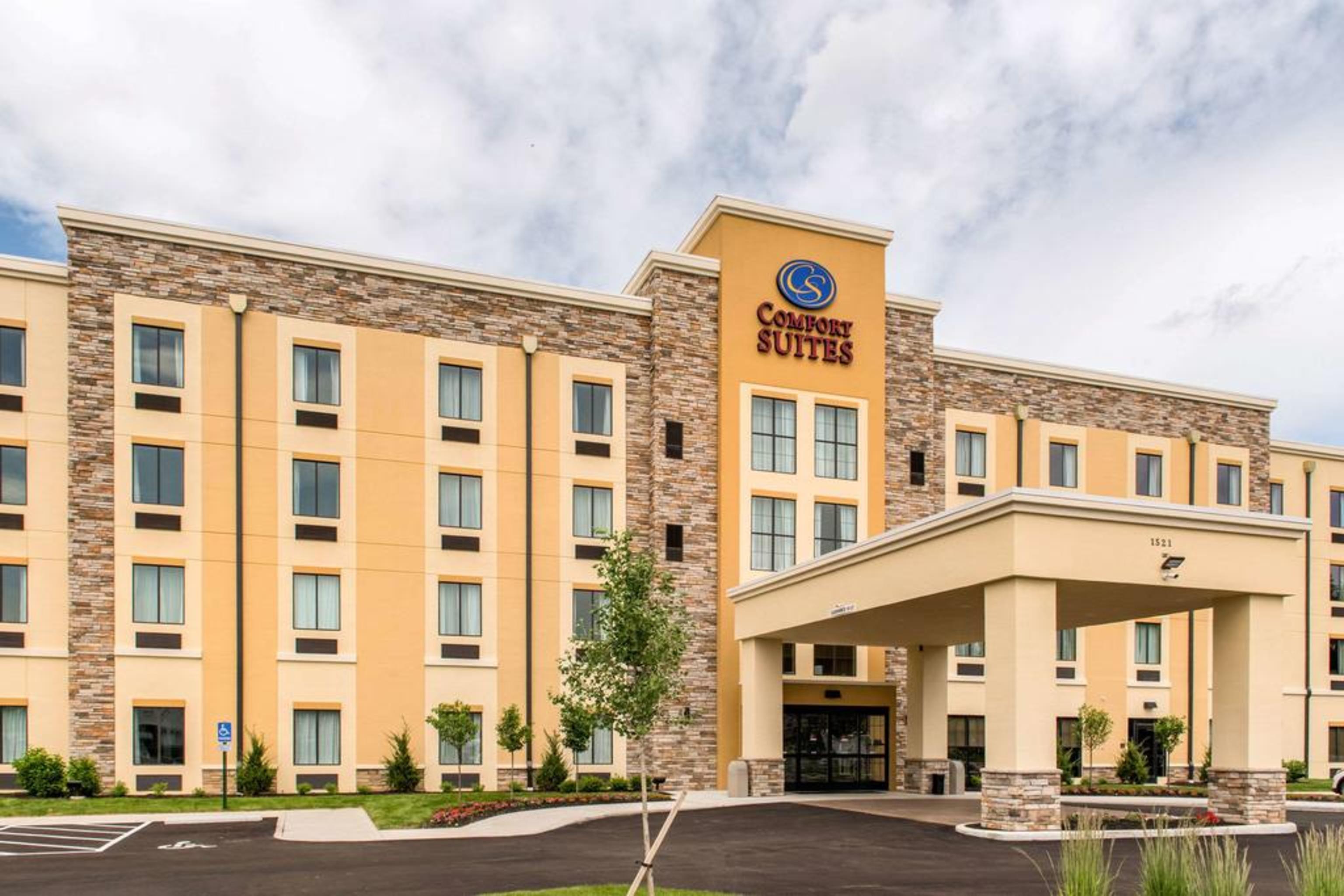 Comfort Suites Columbus Airport Exterior photo